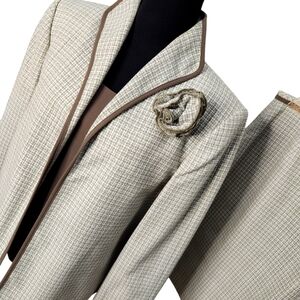 Liz Claiborne Suits 3pc Green‎ and White Tweed Boucle Suit  Size 12